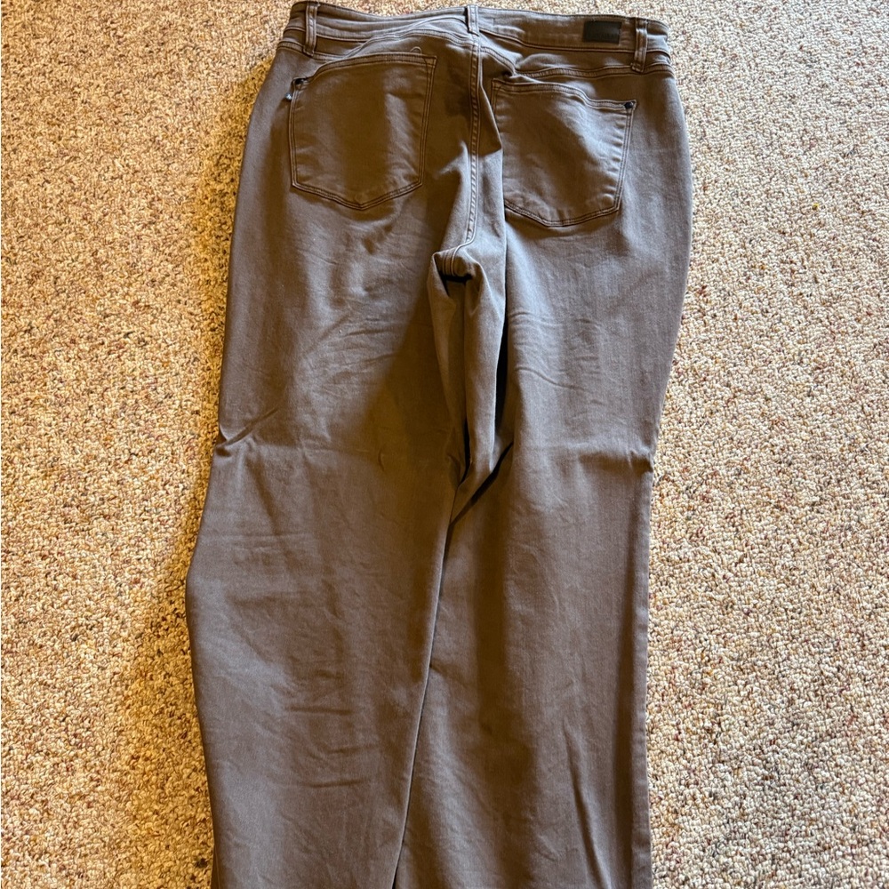 Brown Judy blues 18w